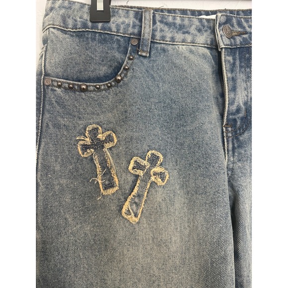 Austin Landing Women's Jeans Size7 Cross Embellished Light Wash Denim Frayed Hem - Picture 2 of 7